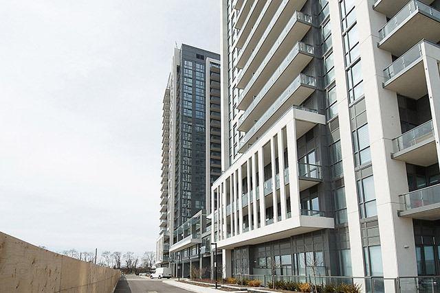 2204 - 17 Zorra St, Condo with 1 bedrooms, 1 bathrooms and 1 parking in Toronto ON | Image 1