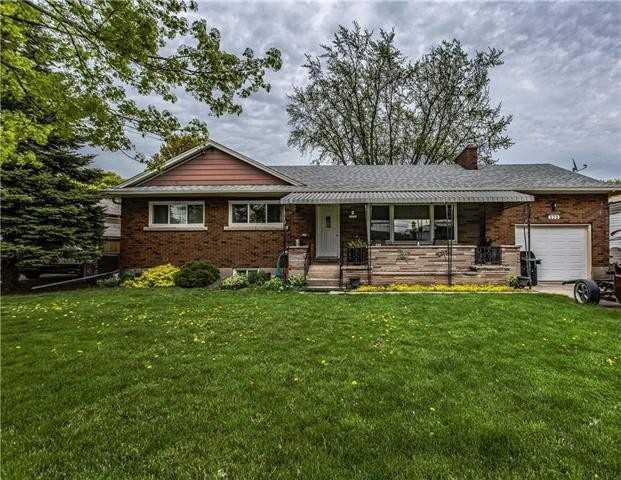 372 Grantham Ave, House detached with 3 bedrooms, 2 bathrooms and 4 parking in St. Catharines ON | Image 1