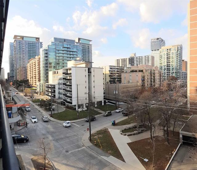 405 - 185 Roehampton Ave, Condo with 1 bedrooms, 1 bathrooms and 0 parking in Toronto ON | Image 5