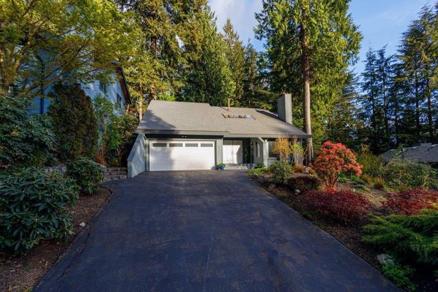 5520 Huckleberry Lane, House detached with 4 bedrooms, 3 bathrooms and null parking in North Vancouver BC | Card Image
