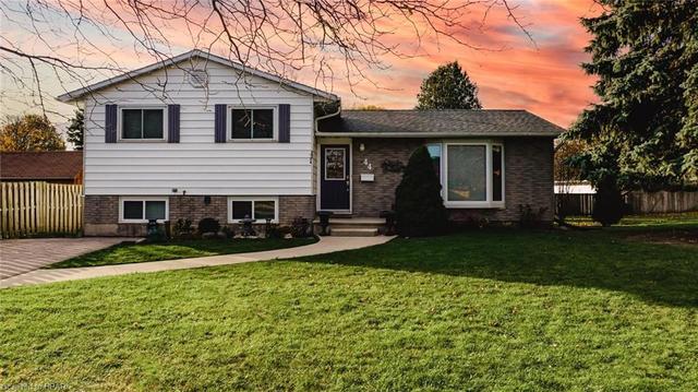 44 Valerie Court, House detached with 3 bedrooms, 2 bathrooms and 3 parking in Goderich ON | Image 9