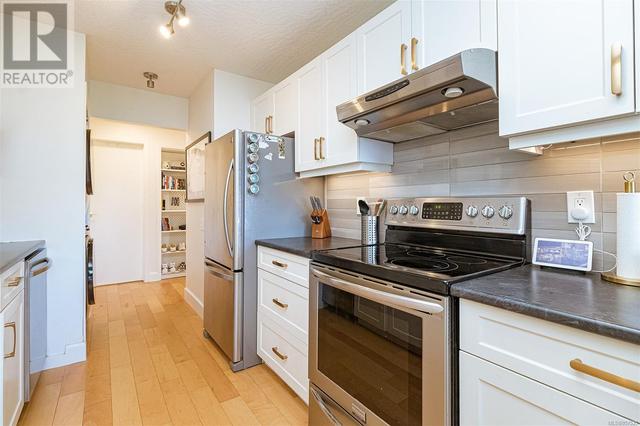 107 - 1234 Fort St, Condo with 2 bedrooms, 2 bathrooms and 1 parking in Victoria BC | Image 13