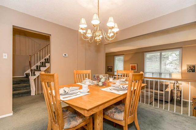 109 Poplar Cres, Condo with 4 bedrooms, 2 bathrooms and 2 parking in Aurora ON | Image 7