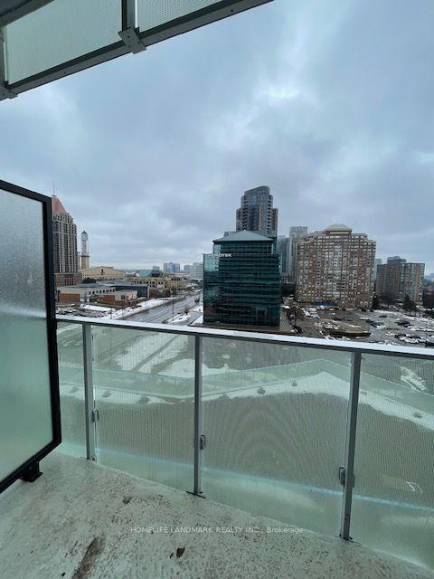 802 - 3900 Confederation Pkwy, Condo with 1 bedrooms, 1 bathrooms and 0 parking in Mississauga ON | Image 5
