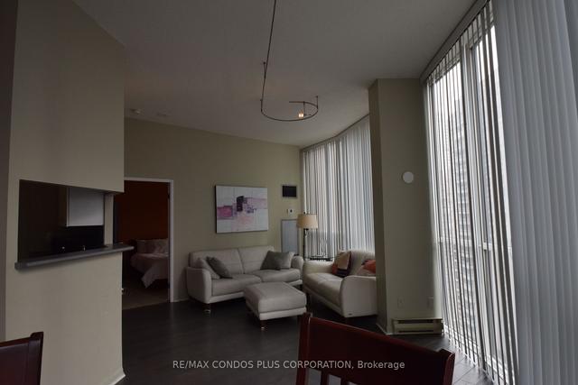 2403 - 24 Wellesley St W, Condo with 2 bedrooms, 2 bathrooms and 1 parking in Toronto ON | Image 15