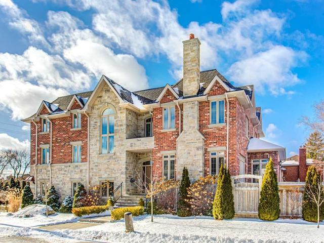 2 Geranium Crt, House detached with 5 bedrooms, 7 bathrooms and 9 parking in Toronto ON | Image 1