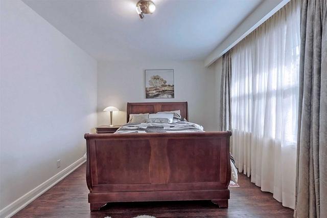 23 Morewood Cres, House detached with 4 bedrooms, 3 bathrooms and 6 parking in Toronto ON | Image 13