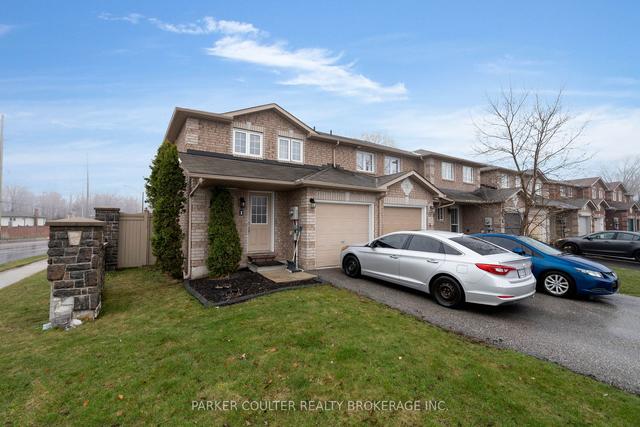 1 Mccausland Crt, House attached with 3 bedrooms, 3 bathrooms and 2 parking in Barrie ON | Image 12