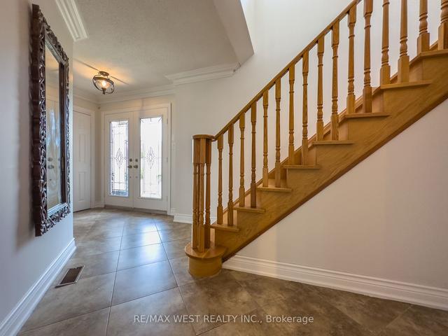 143 Colombo Cres, House detached with 3 bedrooms, 4 bathrooms and 4 parking in Vaughan ON | Image 31