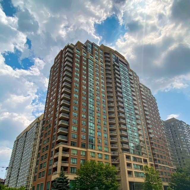2002 - 156 Enfield Pl, Condo with 2 bedrooms, 1 bathrooms and 1 parking in Mississauga ON | Image 1