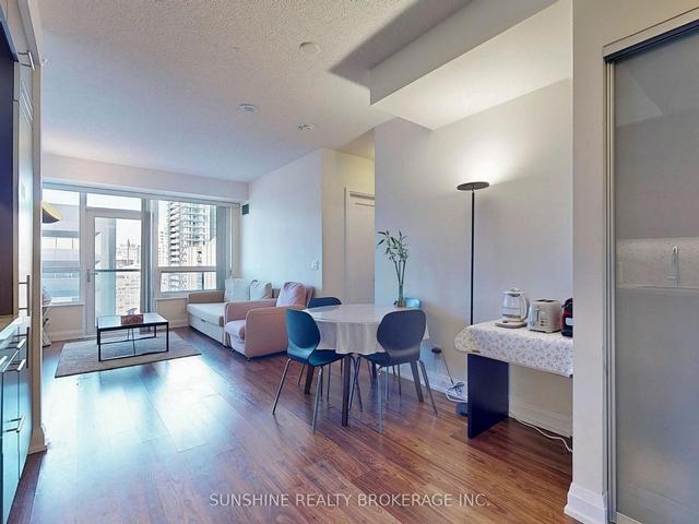 2122 - 5 Sheppard Ave E, Condo with 2 bedrooms, 2 bathrooms and 1 parking in Toronto ON | Image 6