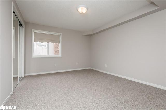 103 - 117 Edgehill Dr, Condo with 2 bedrooms, 1 bathrooms and 1 parking in Barrie ON | Image 9