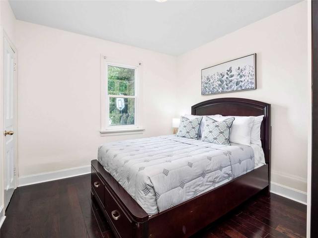 114 Pitt Ave, House detached with 2 bedrooms, 2 bathrooms and 2 parking in Toronto ON | Image 8