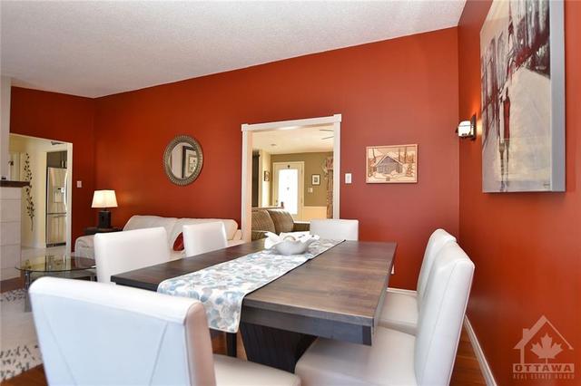8 Andover Place, House detached with 4 bedrooms, 2 bathrooms and 4 parking in Ottawa ON | Image 4