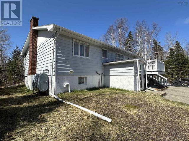 1262 Lingan Road, House detached with 4 bedrooms, 2 bathrooms and null parking in Cape Breton NS | Image 10