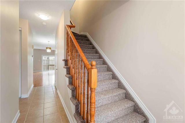 36 Bellwood Dr Drive, Townhouse with 3 bedrooms, 3 bathrooms and 2 parking in Arnprior ON | Image 3