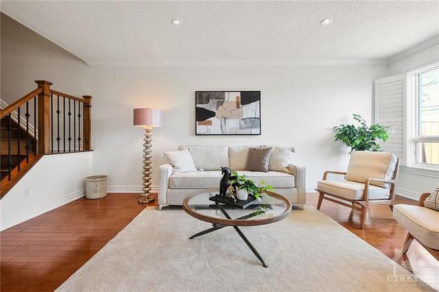 6278 Sablewood Place, Townhouse with 3 bedrooms, 3 bathrooms and 3 parking in Ottawa ON | Image 7