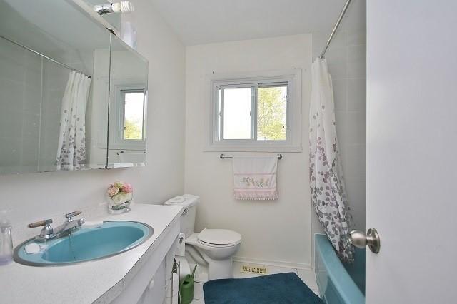 905 Watson St, House detached with 5 bedrooms, 2 bathrooms and 4 parking in Ottawa ON | Image 15