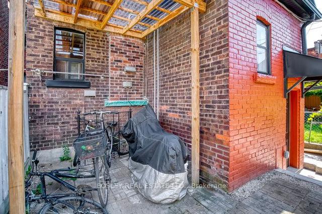 282 Ossington Ave, House detached with 6 bedrooms, 3 bathrooms and 2 parking in Toronto ON | Image 29