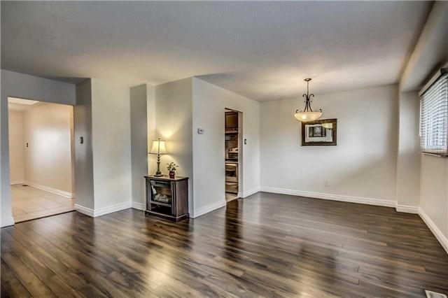 22 Enmount Dr, Townhouse with 3 bedrooms, 2 bathrooms and 1 parking in Brampton ON | Image 12