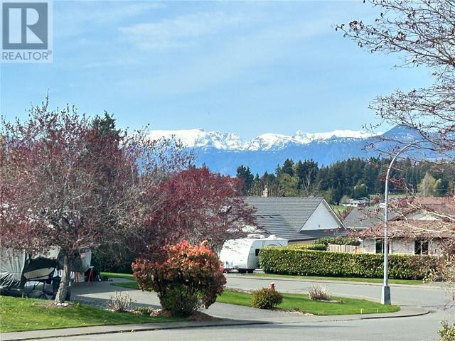 1630 Foxxwood Dr, House detached with 4 bedrooms, 2 bathrooms and 4 parking in Comox BC | Image 2