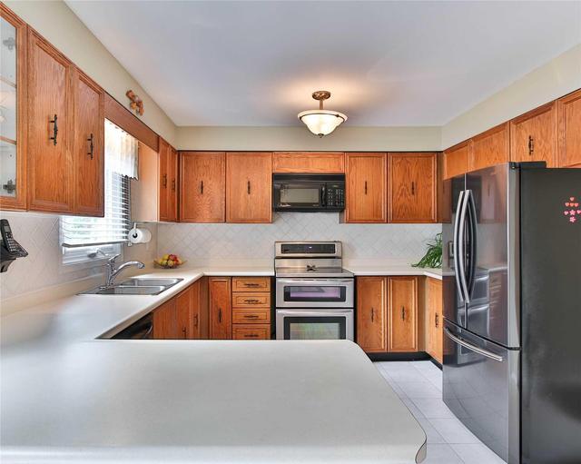 24 Ebby Ave, House attached with 3 bedrooms, 4 bathrooms and 2 parking in Brampton ON | Image 10