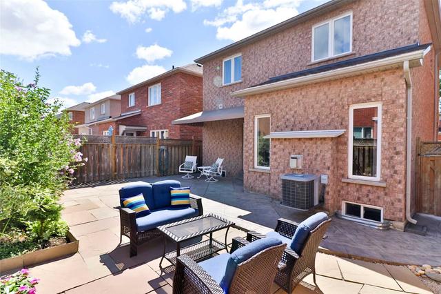 88 Amparo Dr, House detached with 3 bedrooms, 3 bathrooms and 2 parking in Vaughan ON | Image 33