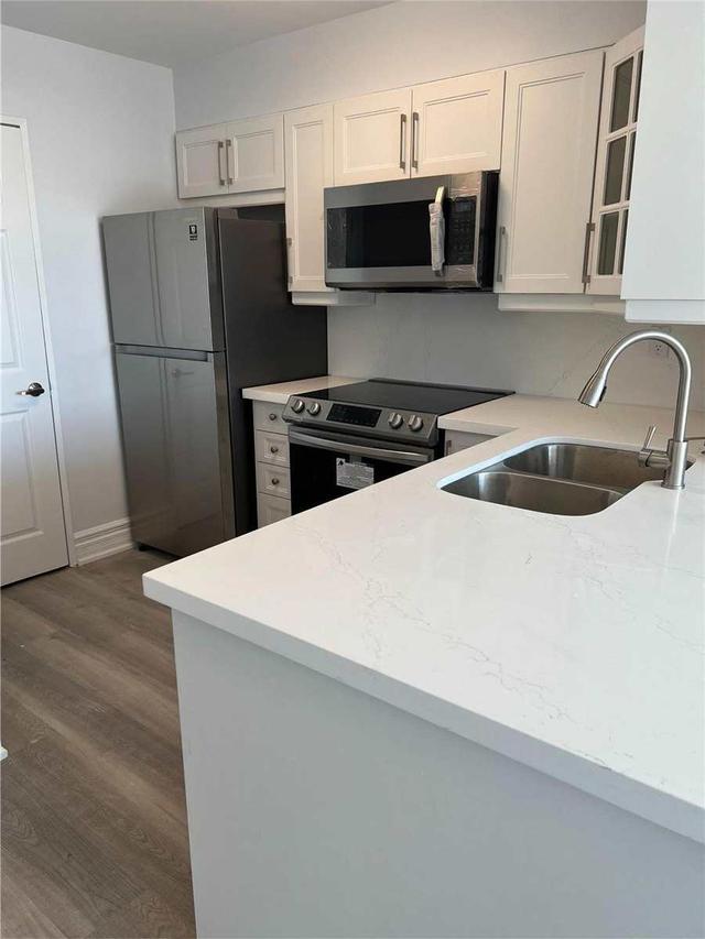 701b - 3231 Eglinton Ave E, Condo with 1 bedrooms, 1 bathrooms and 1 parking in Toronto ON | Card Image