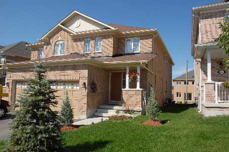 380 Redstone Rd, House semidetached with 3 bedrooms, 3 bathrooms and 2 parking in Richmond Hill ON | Image 1