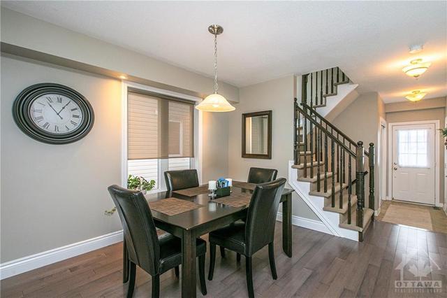 425 Vendevale Avenue, Townhouse with 3 bedrooms, 3 bathrooms and 3 parking in Ottawa ON | Image 6