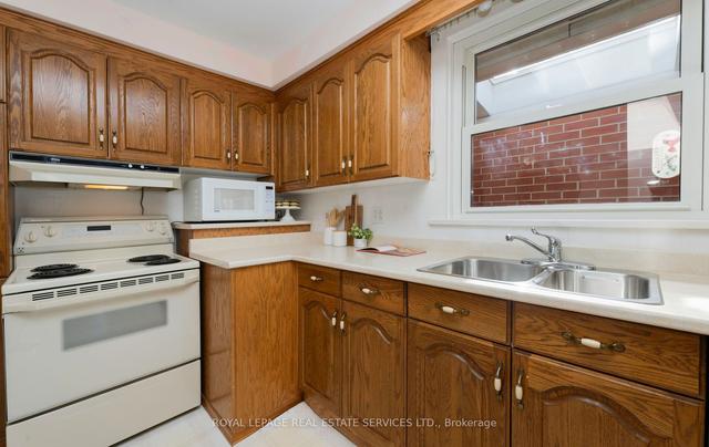 5 Norcross Rd, House detached with 3 bedrooms, 2 bathrooms and 3 parking in Toronto ON | Image 6