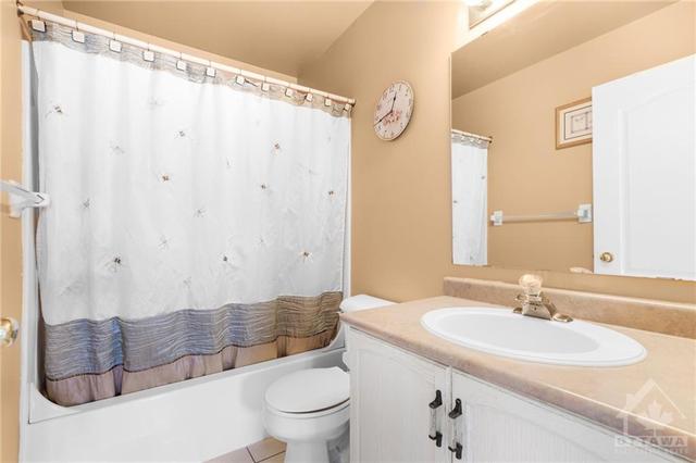 2182 Cecile Crescent, House detached with 3 bedrooms, 3 bathrooms and 6 parking in Clarence Rockland ON | Image 16