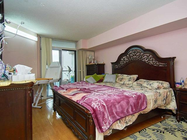 209 - 1 Rowntree Rd, Condo with 2 bedrooms, 2 bathrooms and 1 parking in Toronto ON | Image 8