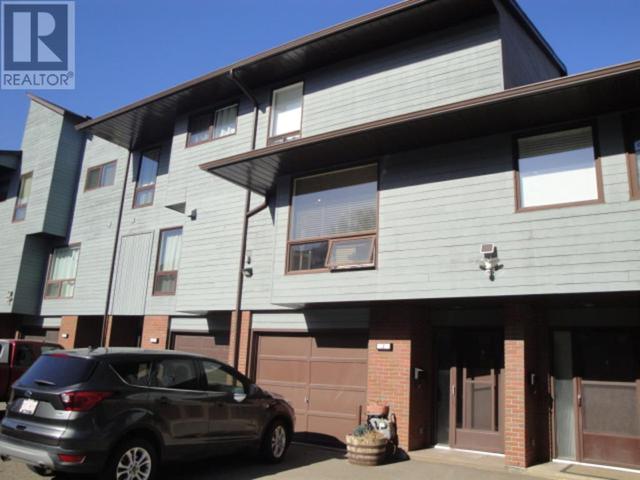 2 - 1520 23rd Avenue N, House attached with 2 bedrooms, 1 bathrooms and 3 parking in Lethbridge AB | Card Image