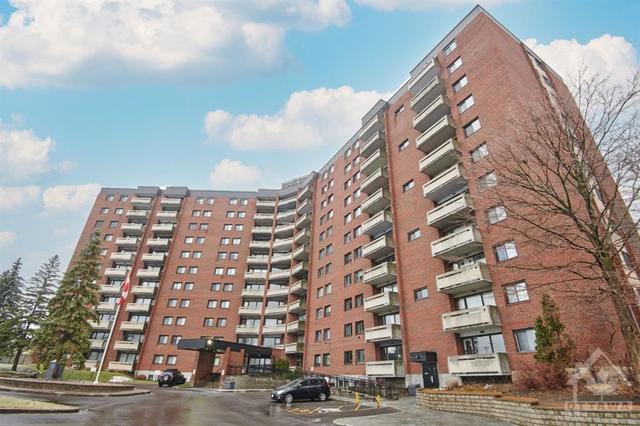 305 - 3100 Carling Avenue, Condo with 2 bedrooms, 1 bathrooms and 1 parking in Ottawa ON | Image 1
