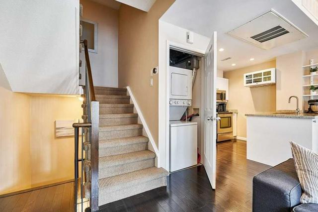 th 13 - 11 Niagara St, Townhouse with 2 bedrooms, 1 bathrooms and 1 parking in Toronto ON | Image 5
