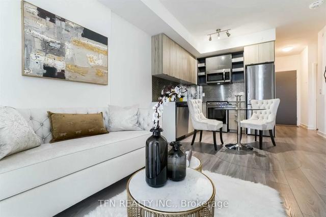 502 - 10 De Boers Dr, Condo with 1 bedrooms, 2 bathrooms and 1 parking in Toronto ON | Image 4