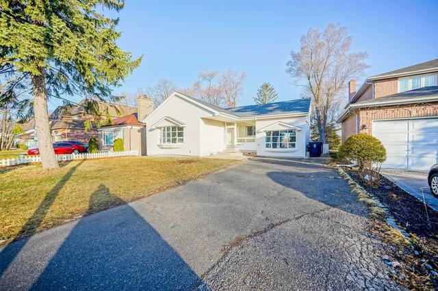 22 Todd Rd, House detached with 3 bedrooms, 3 bathrooms and 4 parking in Toronto ON | Image 1