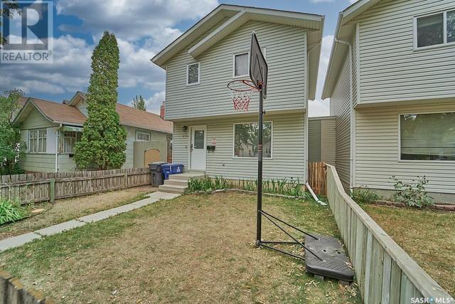216a N Avenue S, House semidetached with 3 bedrooms, 2 bathrooms and null parking in Saskatoon SK | Image 2