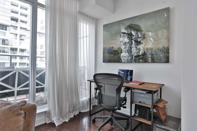uph10 - 21 Nelson St, Condo with 2 bedrooms, 3 bathrooms and 1 parking in Toronto ON | Image 3