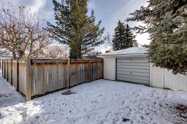 2412 1 Avenue Nw, House detached with 5 bedrooms, 2 bathrooms and 1 parking in Calgary AB | Image 39