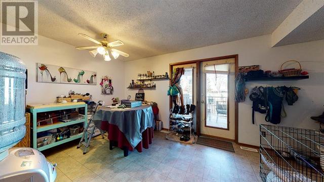 1950 1 Avenue Ne, Home with 4 bedrooms, 3 bathrooms and 3 parking in Medicine Hat AB | Image 13