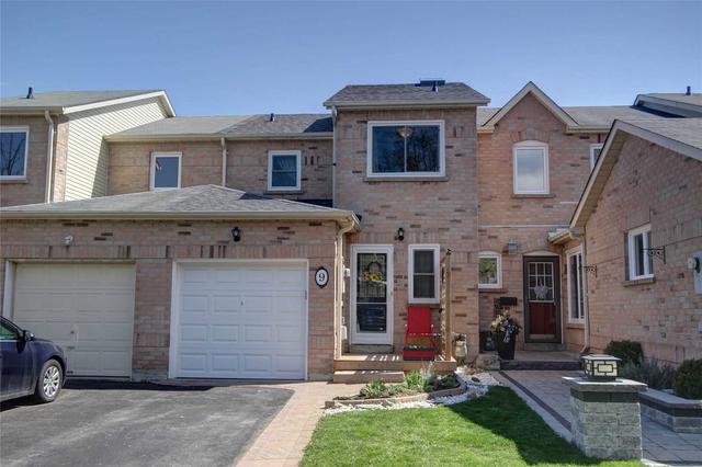9 Gates Cres, House attached with 3 bedrooms, 2 bathrooms and 3 parking in Ajax ON | Image 1