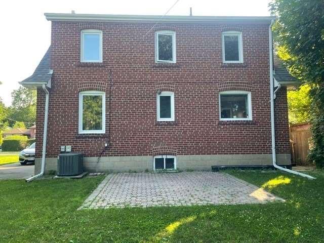 39 Lynnhaven Rd, House detached with 3 bedrooms, 2 bathrooms and 6 parking in Toronto ON | Image 12