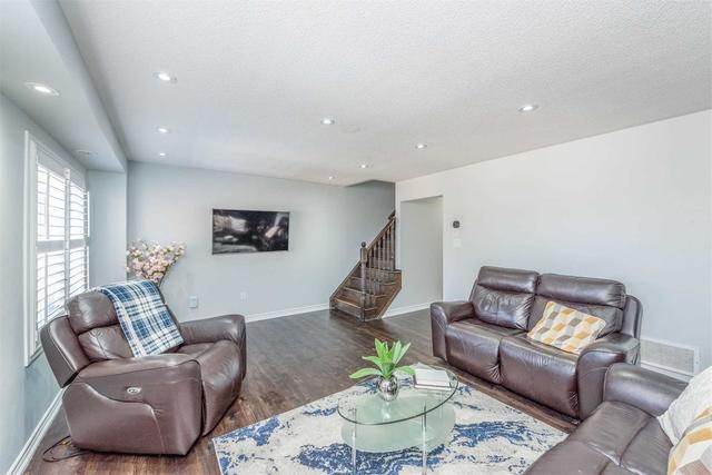 39 Volner Rd, House attached with 3 bedrooms, 3 bathrooms and 3 parking in Brampton ON | Image 35