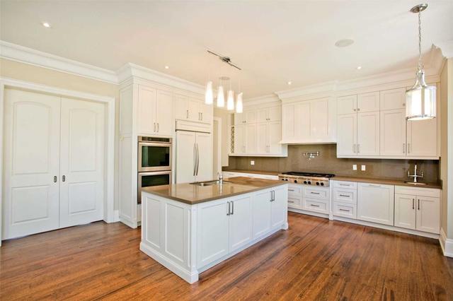 744 Woburn Ave, House detached with 5 bedrooms, 5 bathrooms and 4 parking in Toronto ON | Image 2