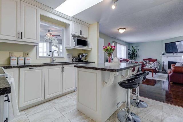 232 Silverbirch Blvd, Condo with 2 bedrooms, 2 bathrooms and 1 parking in Hamilton ON | Image 6
