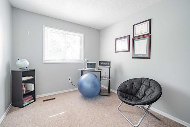66 - 611 Galahad Dr, Townhouse with 3 bedrooms, 1 bathrooms and 1 parking in Oshawa ON | Image 2