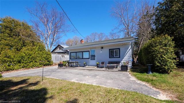 9 Lakeshore Boulevard S, House detached with 2 bedrooms, 1 bathrooms and 4 parking in South Bruce Peninsula ON | Image 41