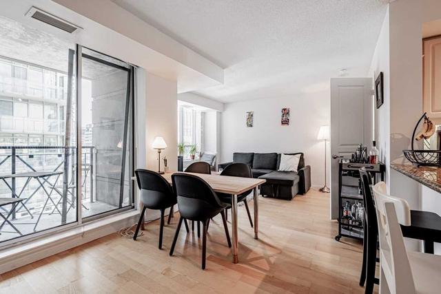 1419 - 140 Simcoe St, Condo with 2 bedrooms, 1 bathrooms and 1 parking in Toronto ON | Image 27